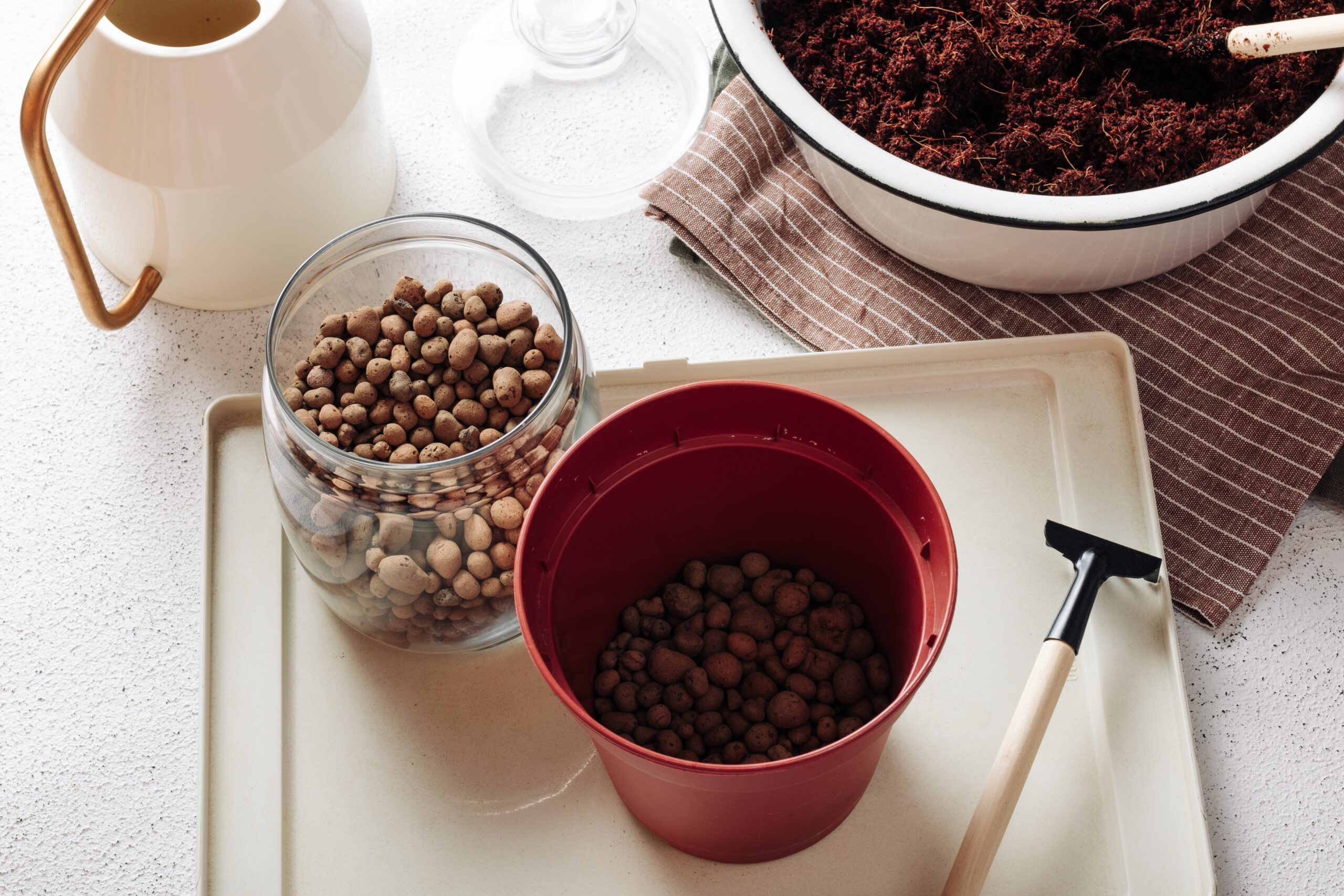 flower-pot-with-drainage-pebbles-2025-01-09-03-28-42-utc